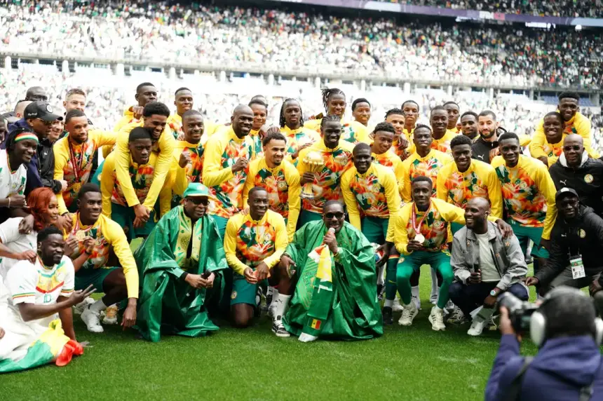 المنتخب السنغالي يتحدى قرار "الكاف" ويقدم كأس إفريقيا 2025 أمام جماهيره بملعب "ستاد دو فرانس"(فيديو)